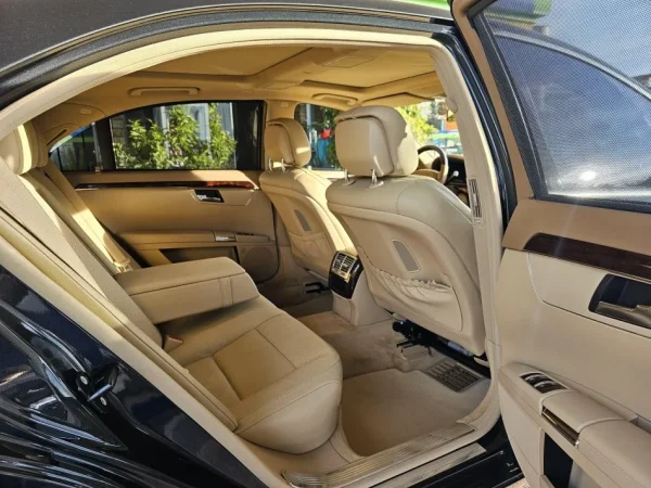 Tirane, shitet makine Mercedes benz s350 2013 Nafte, e zeze automatik Klima 209.000 km 23.000 €