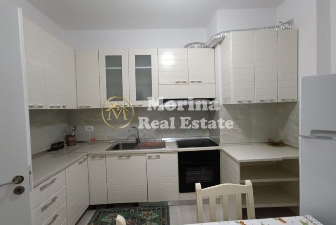 Tirane, jepet me qera apartament 3+1 Kati 4, 100 m² 500 € (Aleksander Moisiu)