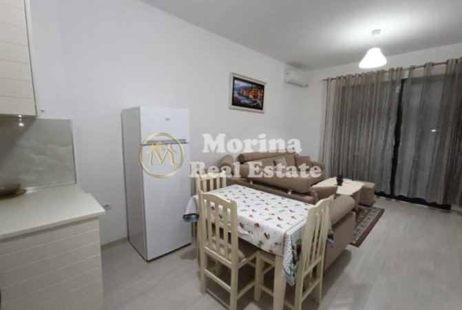 Tirane, jepet me qera apartament 3+1 Kati 4, 100 m² 500 € (Aleksander Moisiu)
