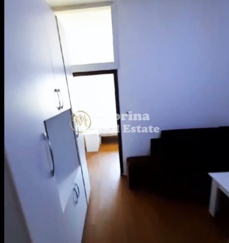 Tirane, jepet me qera apartament 3+1 Kati 4, 100 m² 500 € (Aleksander Moisiu)