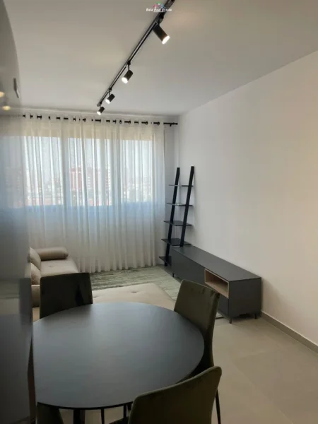 Tirane, jepet me qera apartament 1+1+Ballkon Kati 4, 64 m² 530 € (asl 2)