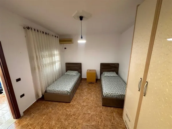 Tirane, jepet me qera apartament 2+1 Kati 1, 90 m² 600 € (Vasil Shanto)