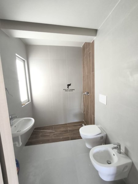 Tirane, jepet me qera apartament 2+1+Ballkon Kati 7, 98 m² 450 € (ASTIR)