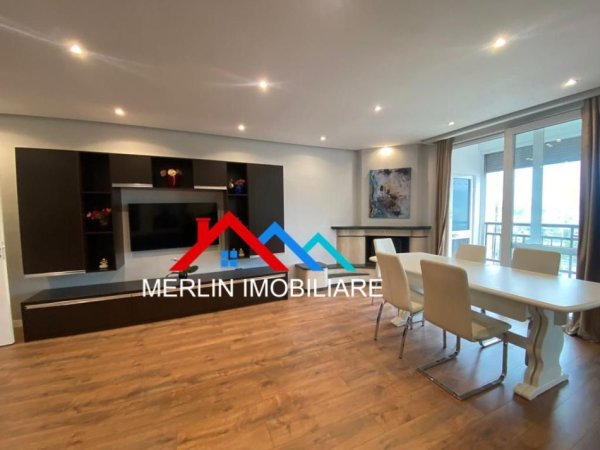 Tirane, jepet me qera apartament 2+1+Ballkon Kati 13, 125 m² 1.100 € (Bulevardi Gjergj Fishta)