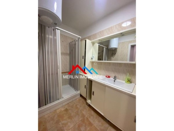 Tirane, jepet me qera apartament 2+1+Ballkon Kati 13, 125 m² 1.100 € (Bulevardi Gjergj Fishta)