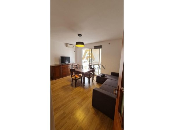 Tirane, shitet apartament 3+1 Kati 4, 95 m² 145.000 € (Gjimnazi Partizani)