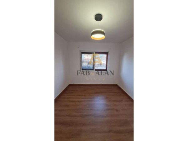Tirane, shitet apartament 3+1 Kati 4, 95 m² 145.000 € (Gjimnazi Partizani)