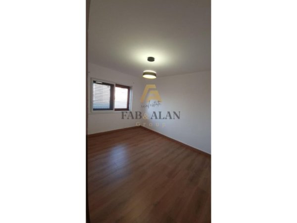 Tirane, shitet apartament 3+1 Kati 4, 95 m² 145.000 € (Gjimnazi Partizani)