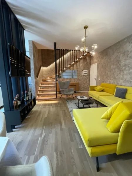 Tirane, shitet apartament 2+1 Kati 5, 150 m² (21 Dhjetori)