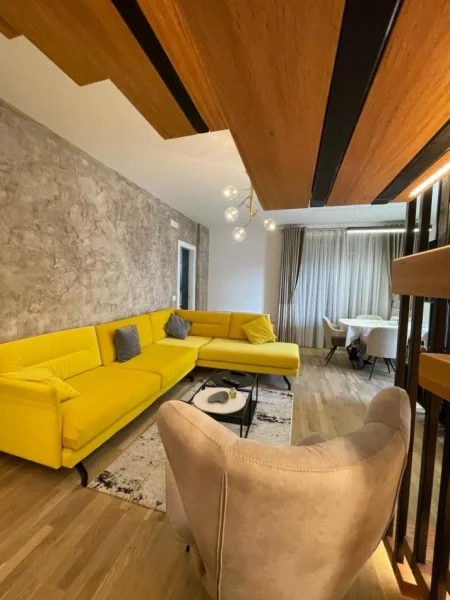 Tirane, shitet apartament 2+1 Kati 5, 150 m² (21 Dhjetori)