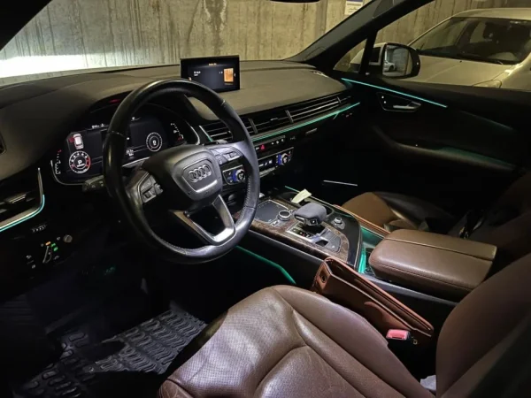 Tirane, Shitet Audio Q7 viti 2017 Gjendje perfekte, Automat Benzin, e bardhë automatik Kondicioner 195.000 km 26.000 €