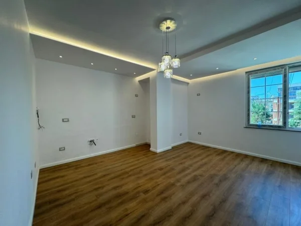 Tirane, shitet apartament , 103 m² 