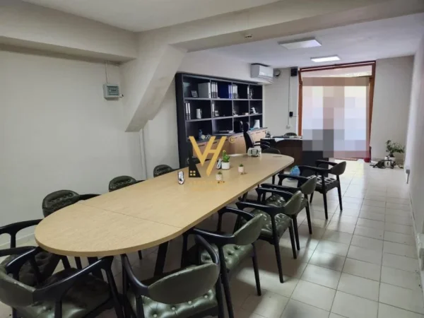Tirane, jepet me qera ambjent biznesi Kati 1, 68 m² 900 € (RRUGA E ELBASANIT)