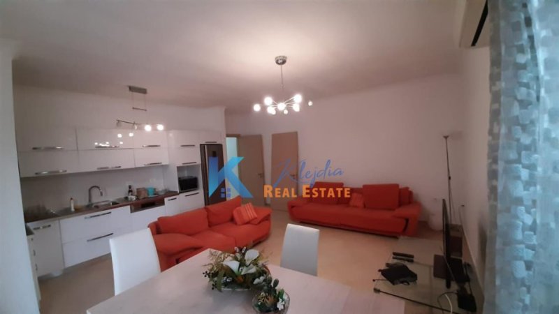 Tirane, jepet me qera apartament 2+1 Kati 4, 110 m² 750 € (Liqeni i Thate, afer kompleksit Fz Construction)