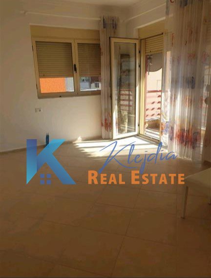 Tirane, jepet me qera apartament 2+1 Kati 4, 110 m² 750 € (Liqeni i Thate, afer kompleksit Fz Construction)
