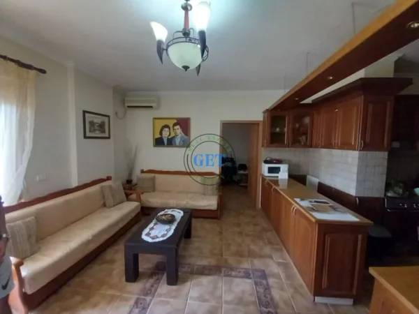 Durres, jepet me qera apartament 2+1+Ballkon Kati 7, 100 m² 300 € 