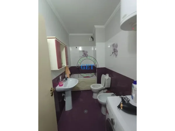 Durres, jepet me qera apartament 2+1+Ballkon Kati 5, 82 m² 400 € (Plazh Hekurudha, Durrës)