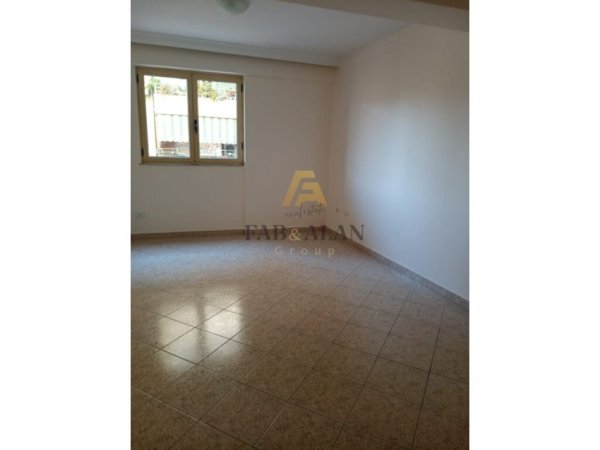 Tirane, jepet me qera apartament 1+1 Kati 3, 70 m² 450 € (Myslym Shyr)