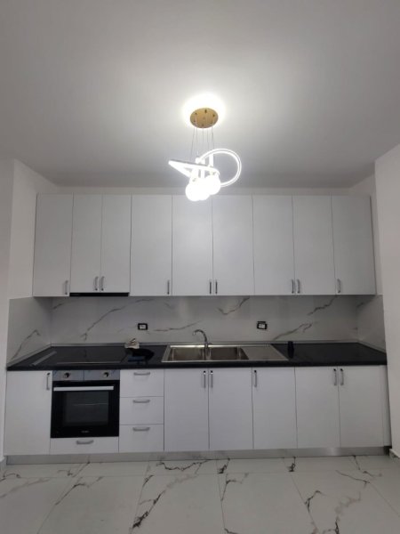 Tirane, jepet me qera apartament 2+1+Ballkon Kati 2, 100 m² 400 € (DON BOSKO)