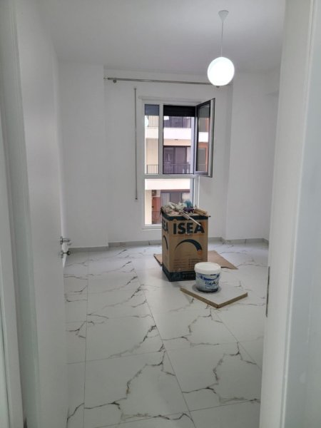Tirane, jepet me qera apartament 2+1+Ballkon Kati 2, 100 m² 600 € (DON BOSKO)