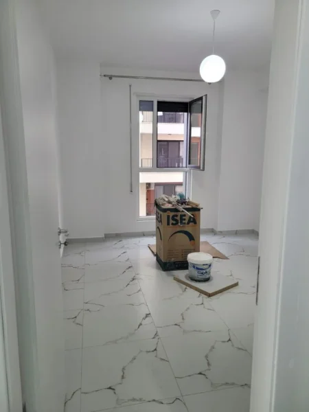 Tirane, jepet me qera apartament 2+1+Ballkon Kati 2, 100 m² 600 € (DON BOSKO)