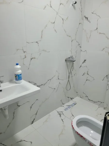 Tirane, jepet me qera apartament 2+1+Ballkon Kati 2, 100 m² 600 € (DON BOSKO)