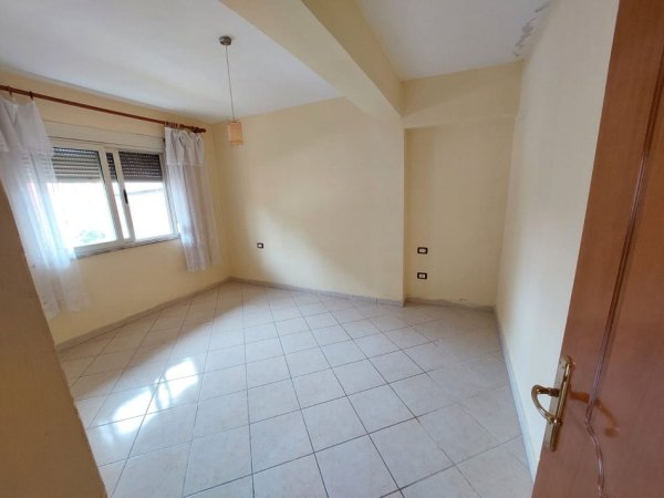 !!SHITUR!!Durres, shitet apartament 2+1+Ballkon Kati 2, 76 m² 67.000 € (Prane Stadiumit, Durres)