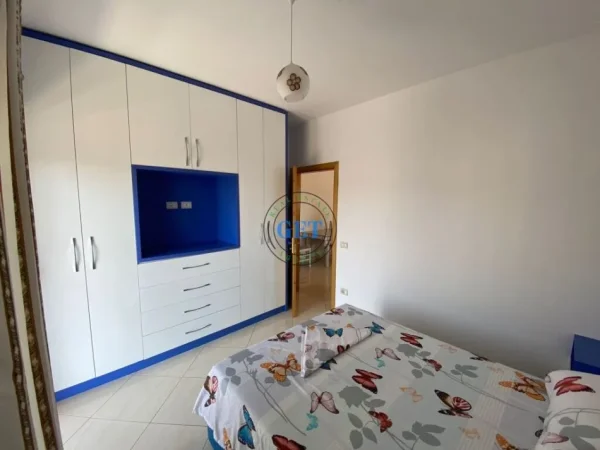 Durres, jepet me qera apartament 2+1+Ballkon Kati 10, 85 m² 400 € (Stacioni Trenit Durres)