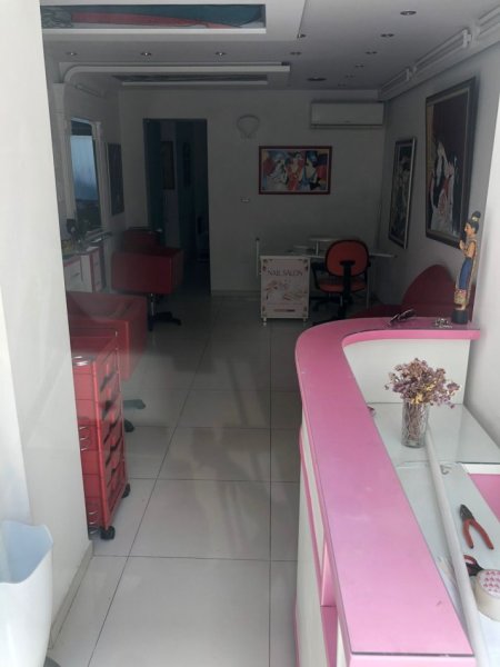 Tirane, jepet me qera ambjent biznesi Kati 0, 45 m² 800 € (SHESHI WILLSON)