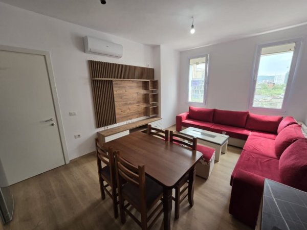 Tirane, jepet me qera apartament 2+1 Kati 1, 500 € (Ish Fusha e Aviacionit)