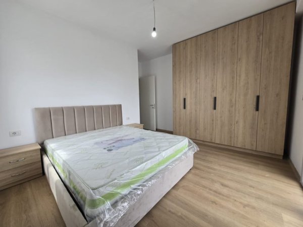 Tirane, jepet me qera apartament 2+1 Kati 1, 500 € (Ish Fusha e Aviacionit)