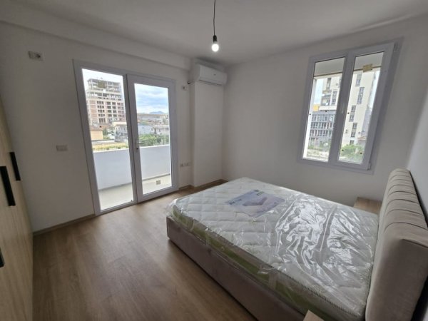 Tirane, jepet me qera apartament 2+1 Kati 1, 500 € (Ish Fusha e Aviacionit)