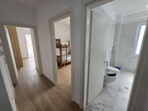 Tirane, jepet me qera apartament 2+1 Kati 1, 500 € (Ish Fusha e Aviacionit)