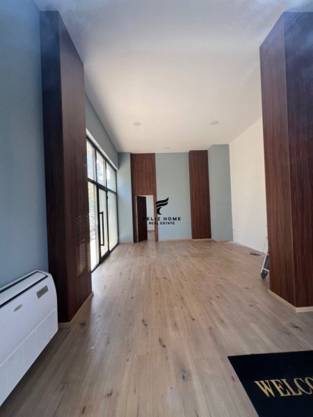 Tirane, jepet me qera dyqan Kati 0, 60 m² 1.000 € (21 DHJETORI)