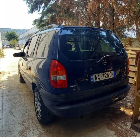 Tirane, shitet minivan. Opel Zafira Nafte, blu e errët, manuale  204 000km 1.300 €