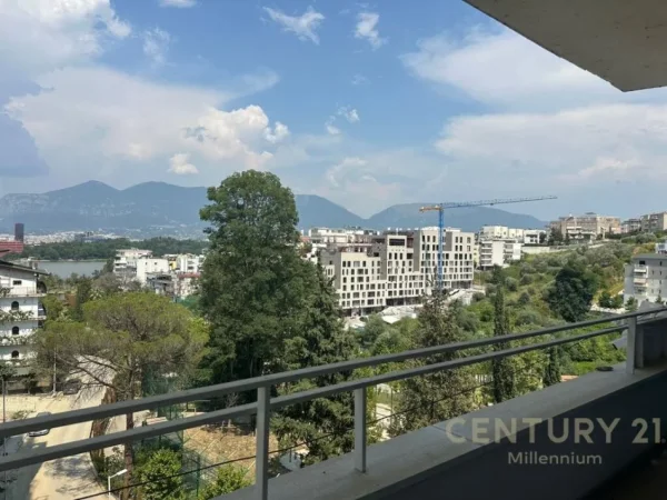Tirane, shes apartament 2+1+2+Ballkon , 146 m² 290.000 € (Kopshti Botanik Zoologjik)