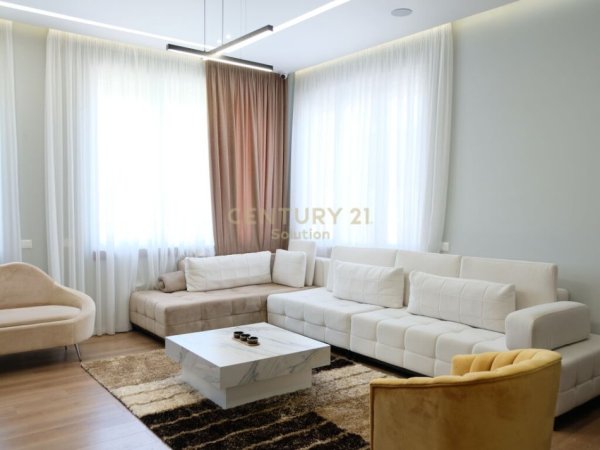 Tirane, jepet me qera apartament 3+1+Aneks+Ballkon Kati 5, 220 m² 2.500 € (Liqeni i Thate Tirana, Albania)