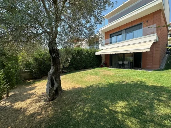 Tirane, jepet me qera Vile 3 Katshe Kati 3, 220 m² 2.650 € (Olive Grove)