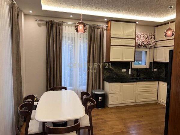 Tirane, shes apartament 3+1+Aneks+Ballkon Kati 1, 190 m² 450.000 € (Lunder, Secret Garden Tirana, Albania)