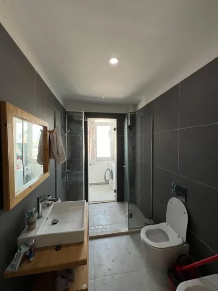 Shqiperi, shitet apartament 1+1+Ballkon Kati 5, 82 m² 120.000 € (21 DHJETORI)