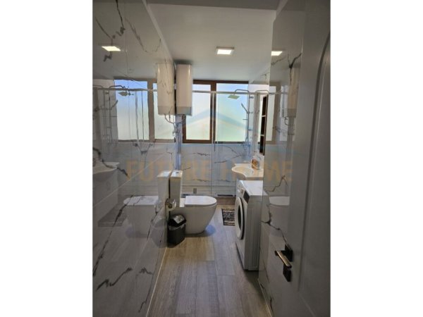 Tirane, jepet me qera apartament 1+1 Kati 5, 70 m² 550 € (Rr.Rexhep Jella)
