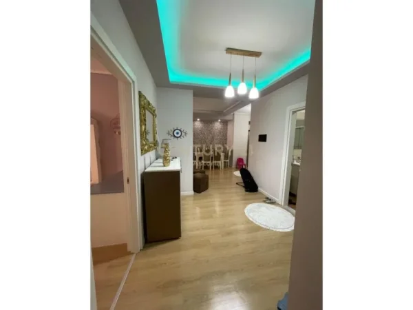 Tirane, jepet me qera apartament 2+1 Kati 7, 95 m² 550 € (FRTARI NE ASTIR)