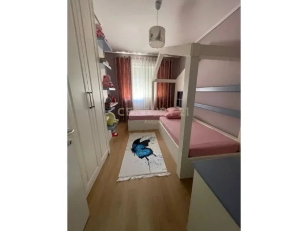 Tirane, jepet me qera apartament 2+1 Kati 7, 95 m² 550 € (FRTARI NE ASTIR)