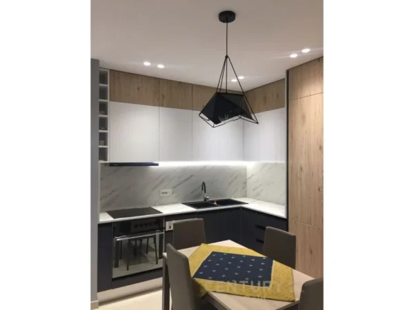 Tirane, jepet me qera apartament 2+1 Kati 4, 106 m² 600 € (FIORI DI BOSKO)