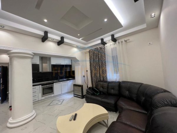 Tirane, jepet me qera apartament 1+1 Kati 0, 75 m² 450 € (Ferit Xhajko)