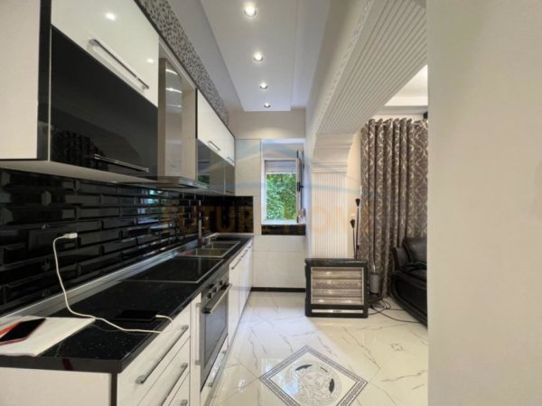 Tirane, jepet me qera apartament 1+1 Kati 0, 75 m² 450 € (Ferit Xhajko)