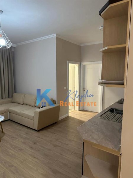 Tirane, jepet me qera apartament 1+1 Kati 2, 65 m² 500 € (Liqeni i Thate, afer Hotel Sokrati)