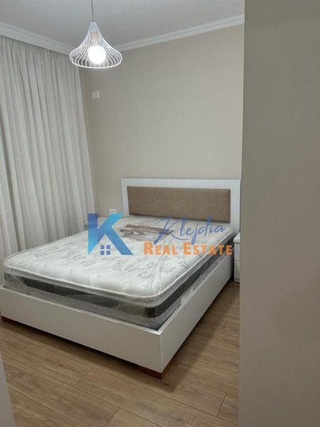 Tirane, jepet me qera apartament 1+1 Kati 2, 65 m² 500 € (Liqeni i Thate, afer Hotel Sokrati)