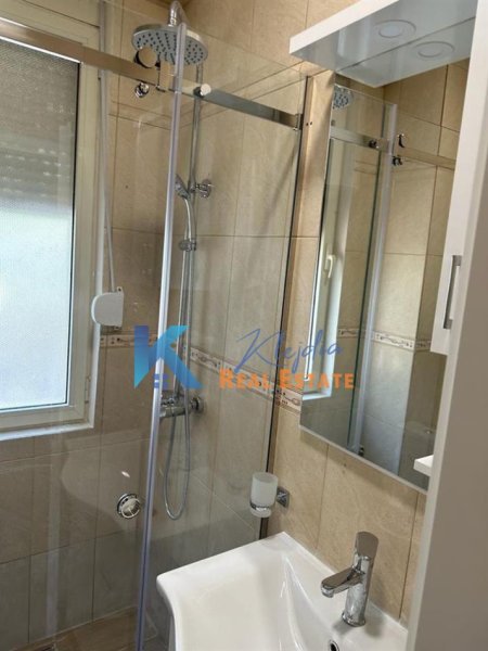 Tirane, jepet me qera apartament 1+1 Kati 2, 65 m² 500 € (Liqeni i Thate, afer Hotel Sokrati)