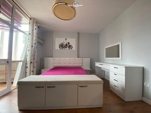 Tirane, jepet me qera apartament 2+1 Kati 13, 122 m² 1.100 € (ish ekspozita)